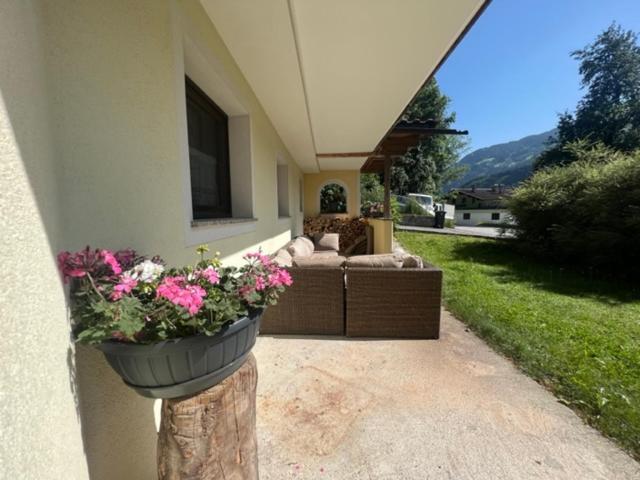 Ferienwohnung Steinbock Terrasse, Gartensauna, Garten, Grillplatz Stumm Buitenkant foto